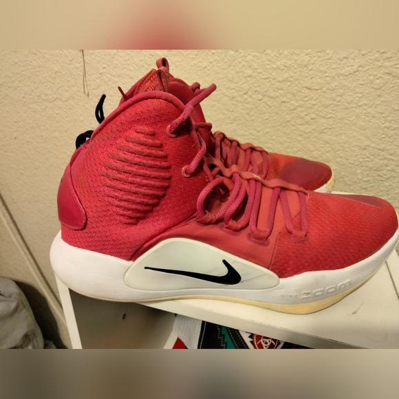 hyperdunks 2018 breast cancer - Picture 2 of 5